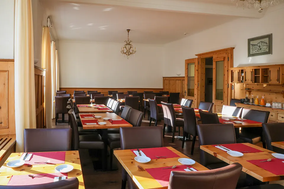 Salle & buffet du petit-déjeuner