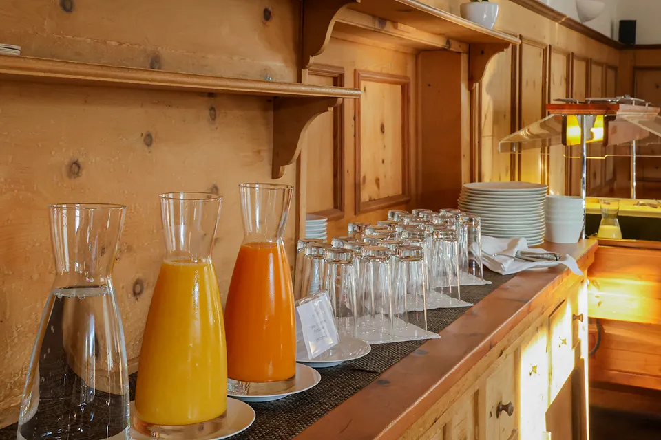 Salle & buffet du petit-déjeuner